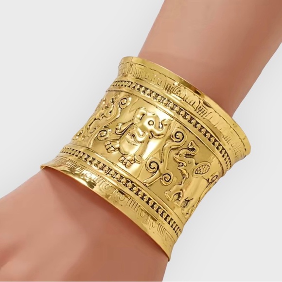 Boho Vintage Cuff Bracelet with 22k Gold Plating, Elephant Pattern Round Bangle - Picture 2 of 2